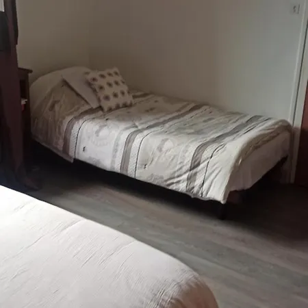 D'hotes Maxi 3 Pers-sanitaires Communs Avec Bed & Breakfast